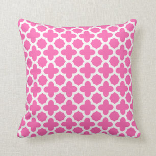 Weiß auf Hot Pink Quatrefolienmuster Kissen