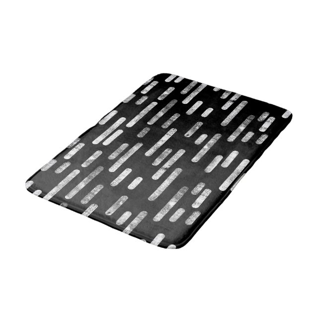 Weiß auf schwarzem Inky-Linienmuster Badematte (Schrägansicht)