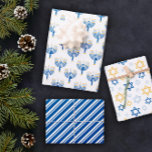 Weiß blaue und gelbe Mixed Hanukkah Muster Geschenkpapier Set<br><div class="desc">Hanukkah Muster verpacken Papierblätter in blau,  weiß und gelb mit Menorahs,  Sternen von Davids und Streifen.</div>