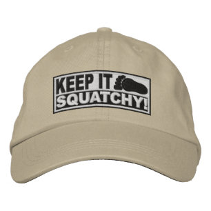 Weiß *EMBROIDERED* Behalt It Squatchy! - Bobo Bestickte Baseballkappe