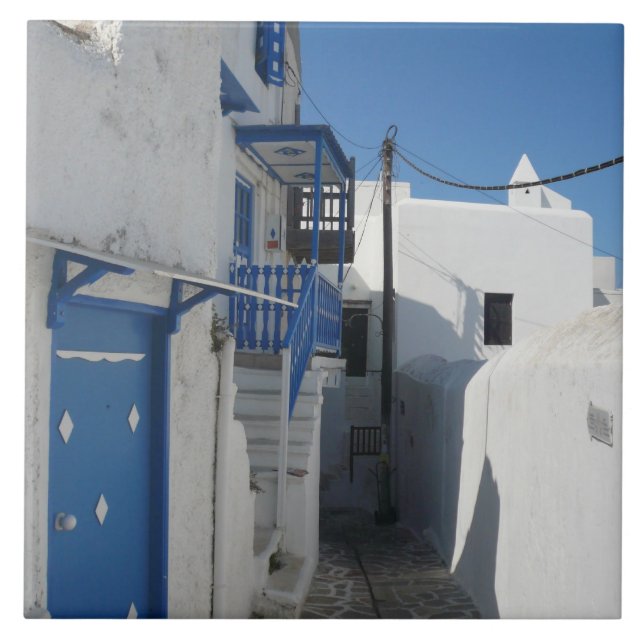 Weiß gewaschene Straße auf griechischer Insel Fliese (Vorderseite)