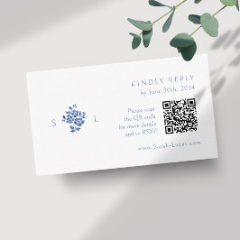 Weiß | QR-Code für Floral Monogramm Hochzeitsszena Begleitkarte