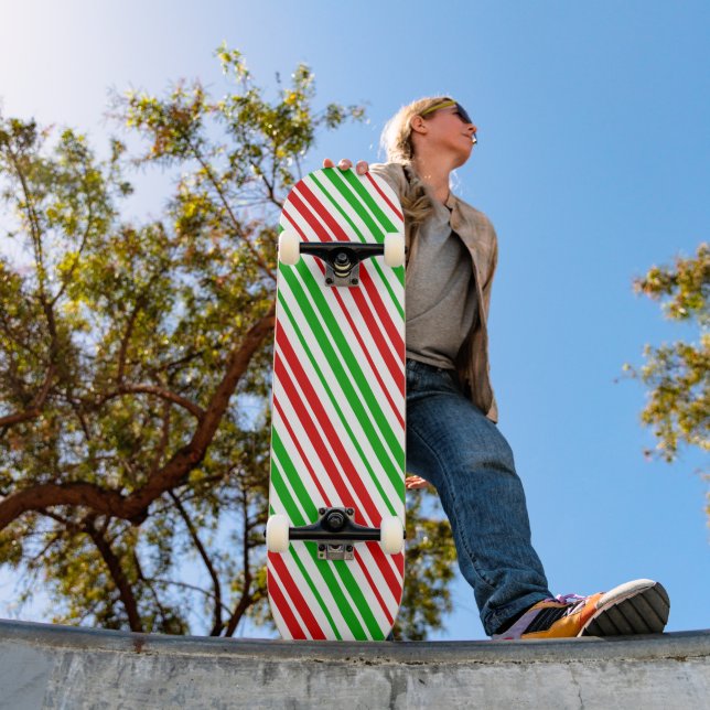 Weiß Rot Grün Streifen Muster   Skateboard (Außen 1)