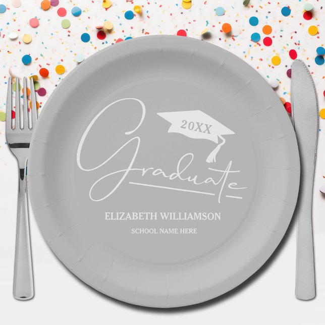 Weiß-Script-Graduierungstafel Silver Gray Pappteller (Your name, year, grad cap and "Graduate" in a cool script on silver gray school color paper plates)