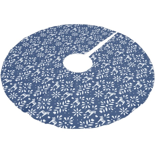 Weiß und Blau-Dala-Pferd-Skandinavisches Muster Polyester Weihnachtsbaumdecke (Schrägansicht)