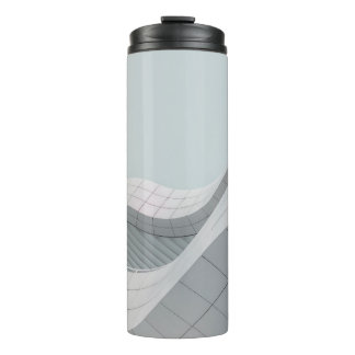 WEISS UND GRAUES GEBÄUDE THERMOSBECHER