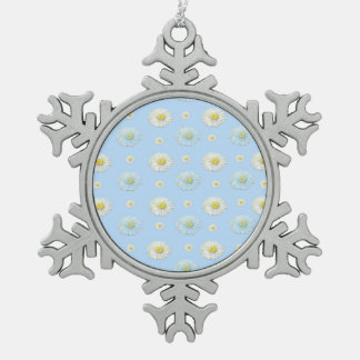 Weiß und hellblau Daisy Muster Schneeflocken Zinn-Ornament