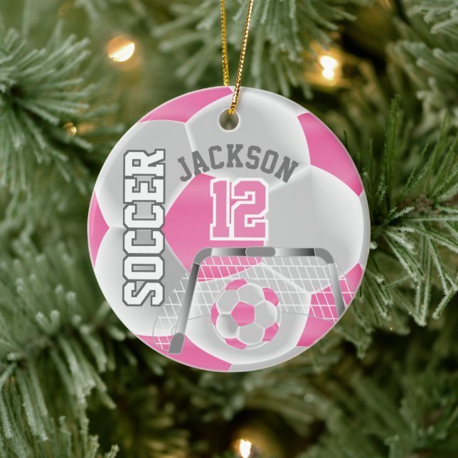 Weiß und rosa personalisieren Fußball ⚽ Ball Keramik Ornament (Baum)