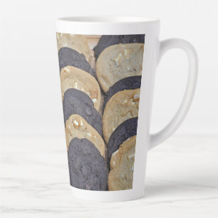 Weiß- und Schokoladenkekse Milchtasse