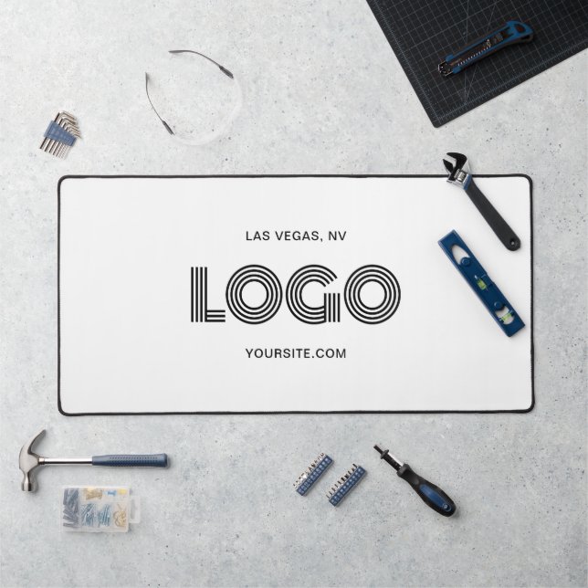 Weiß und Schwarz Modernes rechteckiges Logo Schreibtischunterlage (Arbeitsplatz)