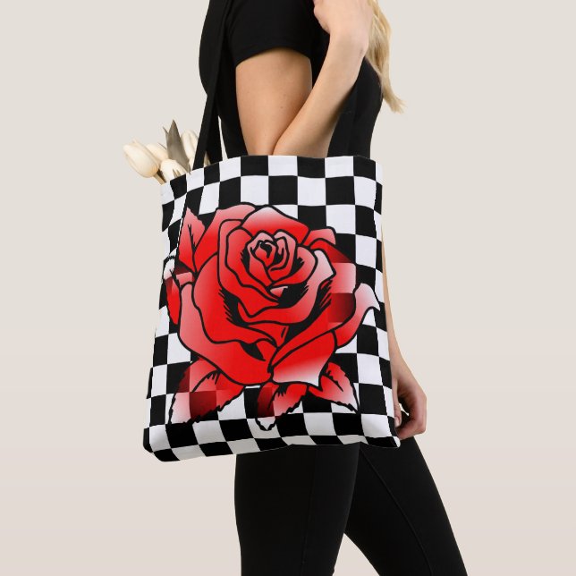 Weiß und Schwarz-Quadrat und Rote Rose Tasche (Von Nahem)