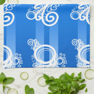 Weiße Art Nouveau-Schwünge und blaue Chic-Streifen Handtuch