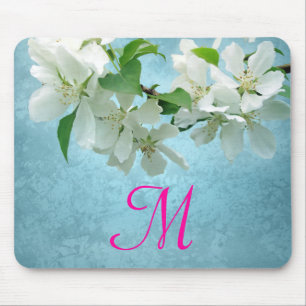 Weiße Blume auf der Blue Monogram Initial Mouse Pa Mousepad