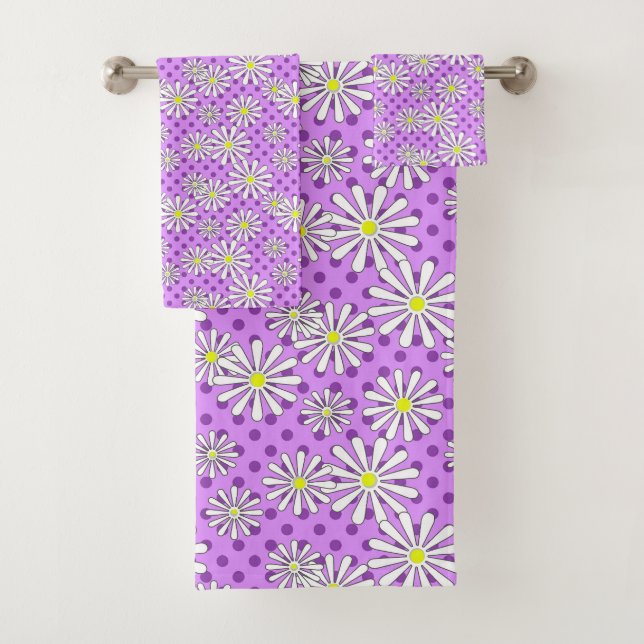 Weiße Blume auf einem Polka-Punkt-Hintergrund Badhandtuch Set (Insitu)