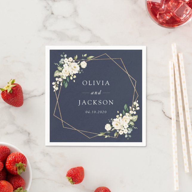 Weiße Blume, cremige Blume, Grünpflanzen, Hochzeit Serviette (Beispiel)