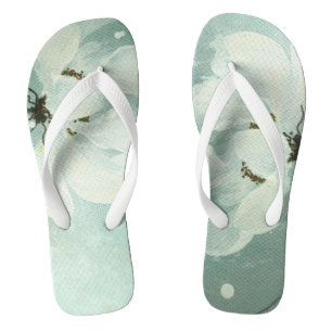 weiße Blume drehen Reinfälle um Flip Flops