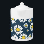 Weiße Blume, gelbe Mitte, blauer Hintergrund<br><div class="desc">Diese sind hell und fröhlich weiß mit gelben Blumen auf marineblau-blauem Hintergrund.</div>