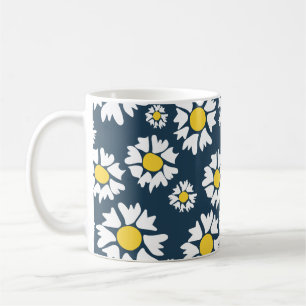Weiße Blume, gelbe Mitte, blauer Hintergrund Kaffeetasse