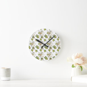 Weiße Blume Grüne Blätter Runde Wanduhr