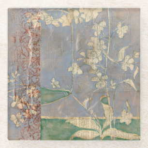 Weiße Blume im Zeitungspapier-Hintergrund Glasuntersetzer