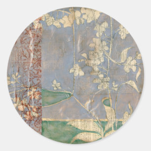 Weiße Blume im Zeitungspapier-Hintergrund Runder Aufkleber