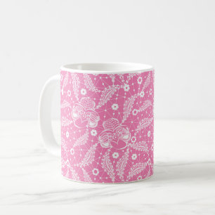 Weiße Blumen-Spitze auf rosa Hintergrund Kaffeetasse