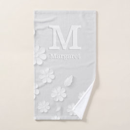 Weiße, blumengeprägte Namensinitialen personalisie Badhandtuch Set