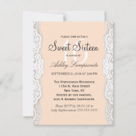 Weiße Blumenspitze auf Pachy Beige Einladung