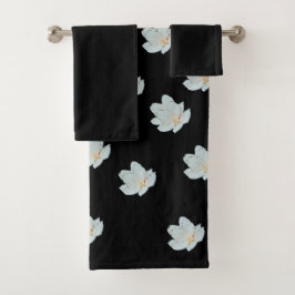 Weiße Blüten auf schwarz Badhandtuch Set