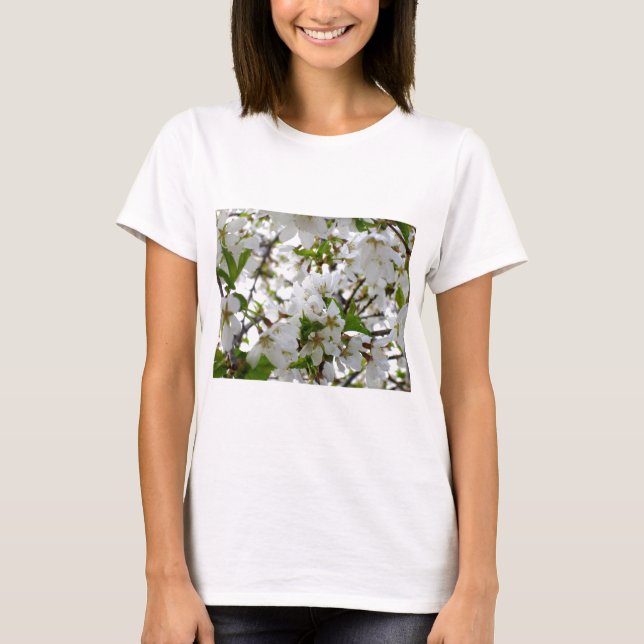 Weiße Blüten blühenden Kirschbaum T-Shirt (Vorderseite)