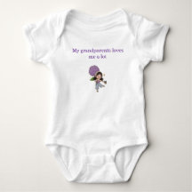 Weiße Bodysuits.