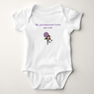 Weiße Bodysuits. Baby Strampler