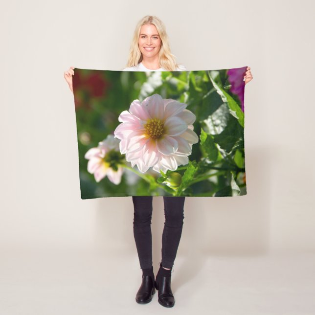 Weiße Dahlie im Foto Fleecedecke (Beispiel)