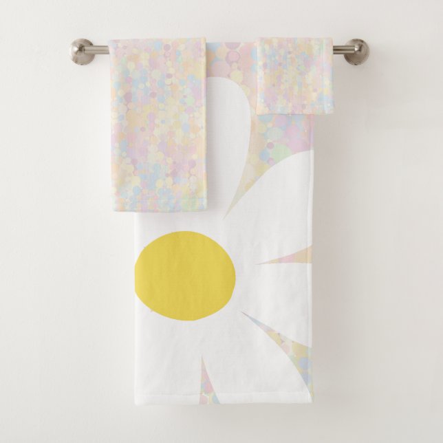 Weiße Daisy mit pastellfarbenen Punkten Badhandtuch Set (Insitu)