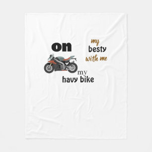 weiße Decke mit Rennmotorrad bedruckt