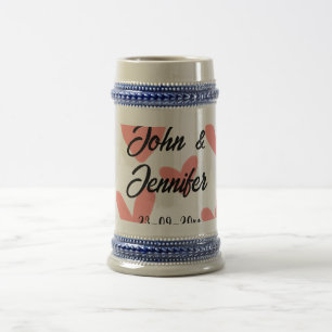 weiße einfache minimale Textstil-Hochzeit rotes He Bierglas