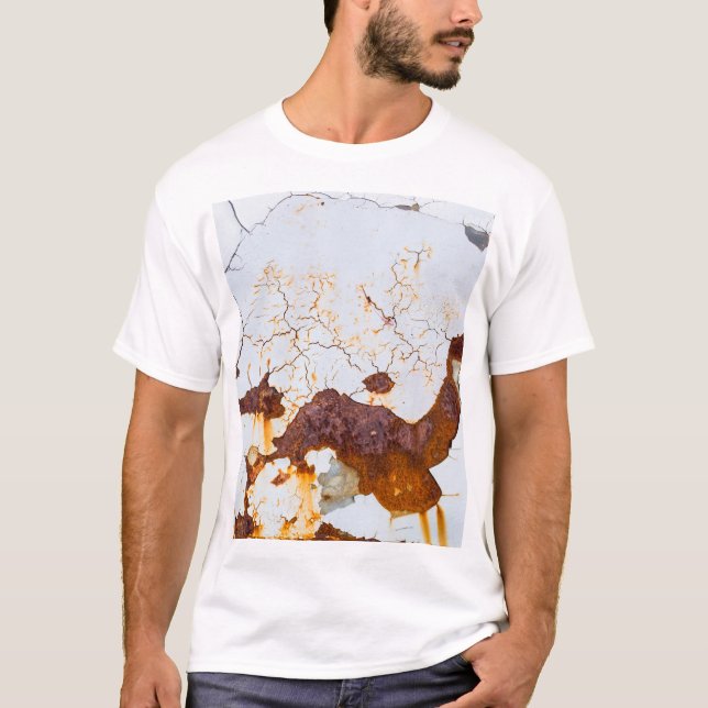 Weiße Farbe gebrochen, rostiges Auto. T-Shirt (Vorderseite)