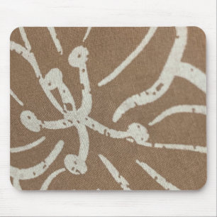 Weiße Flora auf Brown Mousepad