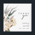 Weiße Flora | Gastgeschenk Hochzeit Magnet<br><div class="desc">Wir entwarfen diese weißen Blumen | Gastgeschenk Hochzeit Magnet, um Ihre rustikale dunkle tropische Hochzeit zu vollenden. Die böhmische Aquarellanlage mit ihren modernen böhmischen Blume, wie Protea, Dahlia und getrockneter Lotus, ist ein Set für das modisch-minimalistische Grün und Weiß. Ändern Sie den Text und fügen Sie ein Foto, um es...</div>