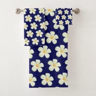 Weiße Frangipani-Plumerien-Blumen auf Navyblau Badhandtuch Set