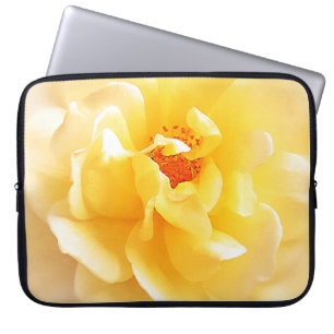 Weiße gelbe Rose weiche helle Farben Laptopschutzhülle