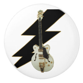 Weiße Gitarre mit schwarzem Keramikknauf
