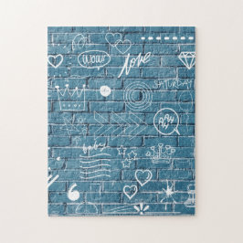 Weiße Graffiti an der blauen Wand Moderne Textkuns