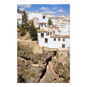 Weiße Häuser auf einem Felsen in Ronda Fotodruck