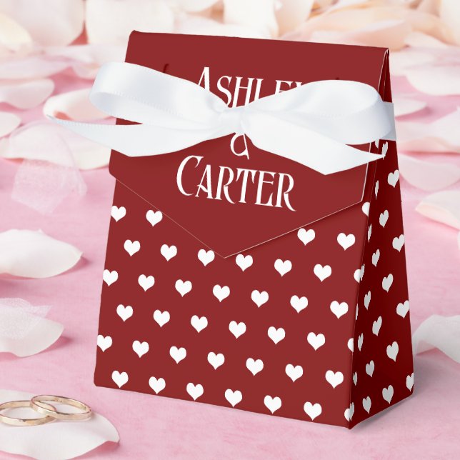 Weiße Hochzeitsherzen auf Rot Geschenkschachtel (Hochzeit)