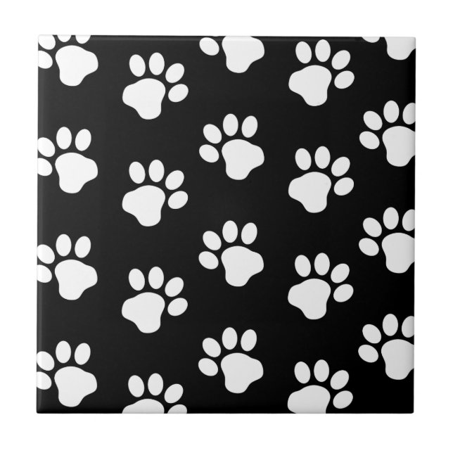 Weiße Hunde-Katzenpaw-Drucke auf Schwarz Fliese (Vorderseite)