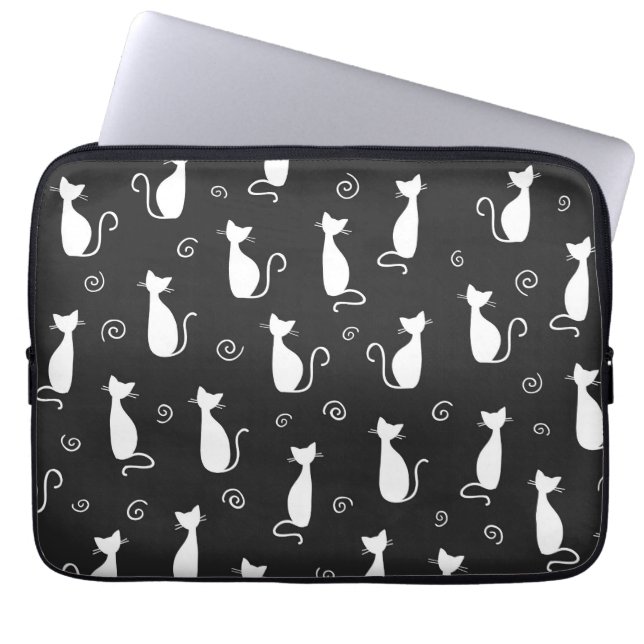 Weiße Katzen Muster auf schwarz Laptopschutzhülle (Vorderseite)