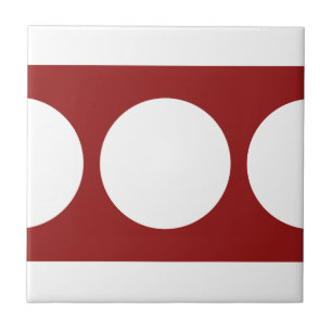 Weiße Kreise in Rot Fliese