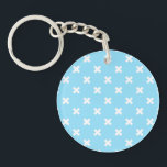 Weiße Kreuzstiche auf Babyblau Schlüsselanhänger<br><div class="desc">Weiße Kreuzstiche auf Babyblau</div>