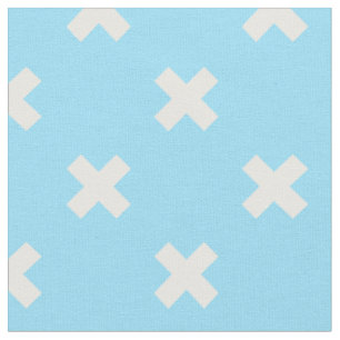 Weiße Kreuzstiche auf Babyblau Stoff